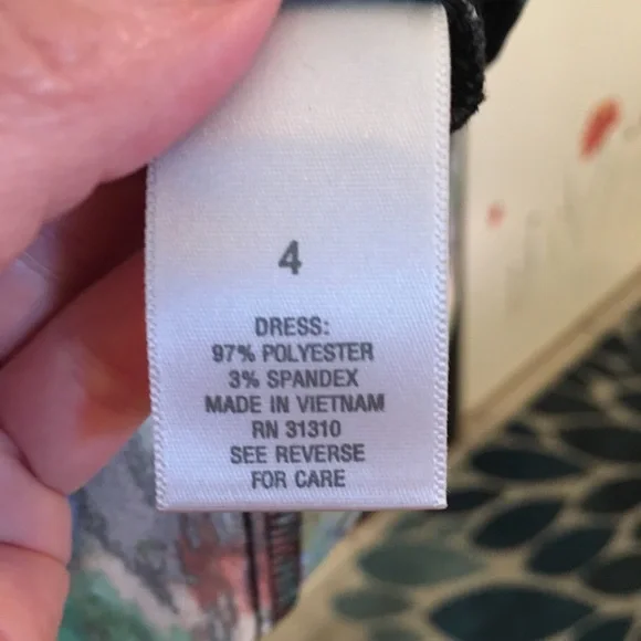 Multicolored high front and back sleeveless dress - Picture 10 of 11